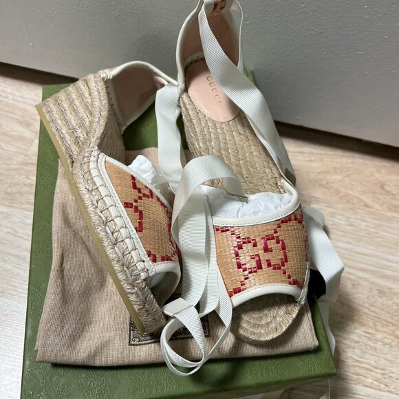 Gucci GG Espadrille Sandals WOMEN - Picture 4 of 9